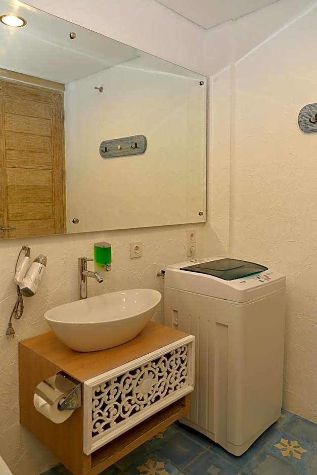 Green Studio Apartment Sanur