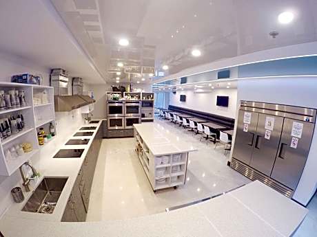 Shared Dormitory, Women only (2 Twin Bunk Beds)