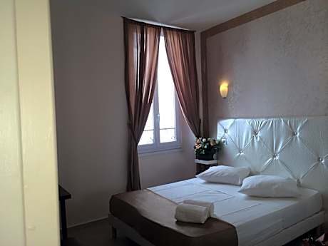 Arcotel Cannes 4 minutes du Palais des Festivals - NEW MANAGEMENT NEW TEAM - OLD REVIEVV