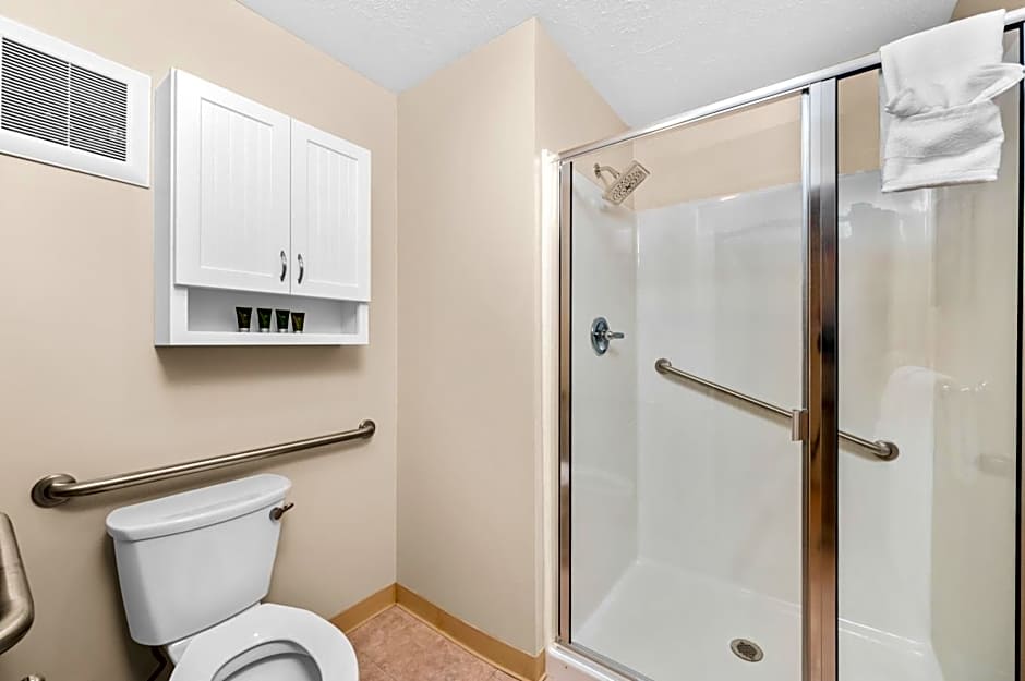 Gold Coast Inn ⁀➷ Breathtaking Sunsets ➠ Standard Lake View Room ➠ 106