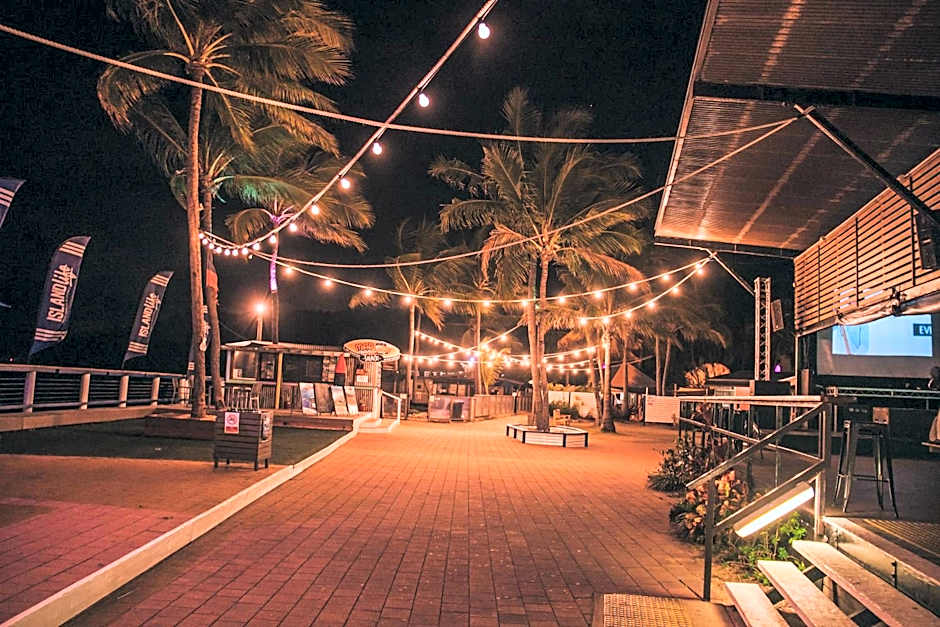 Base Backpackers Hotel Magnetic Island