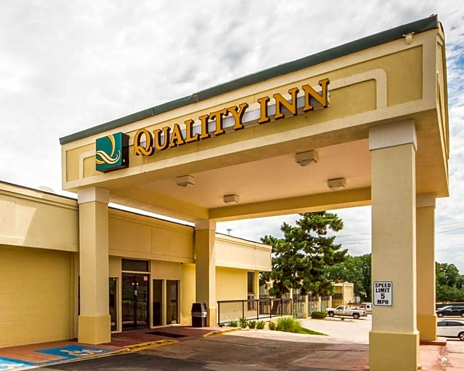 Quality Inn Ponca City Route 77