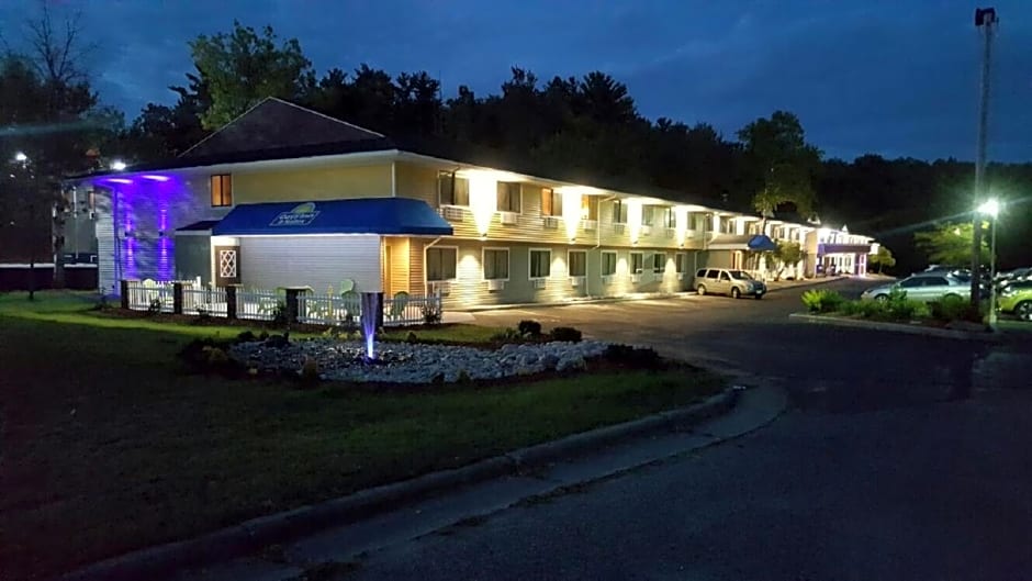 Days Inn & Suites by Wyndham Stevens Point