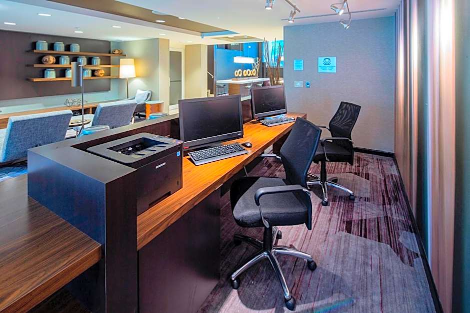 Courtyard by Marriott New York Queens/Fresh Meadows