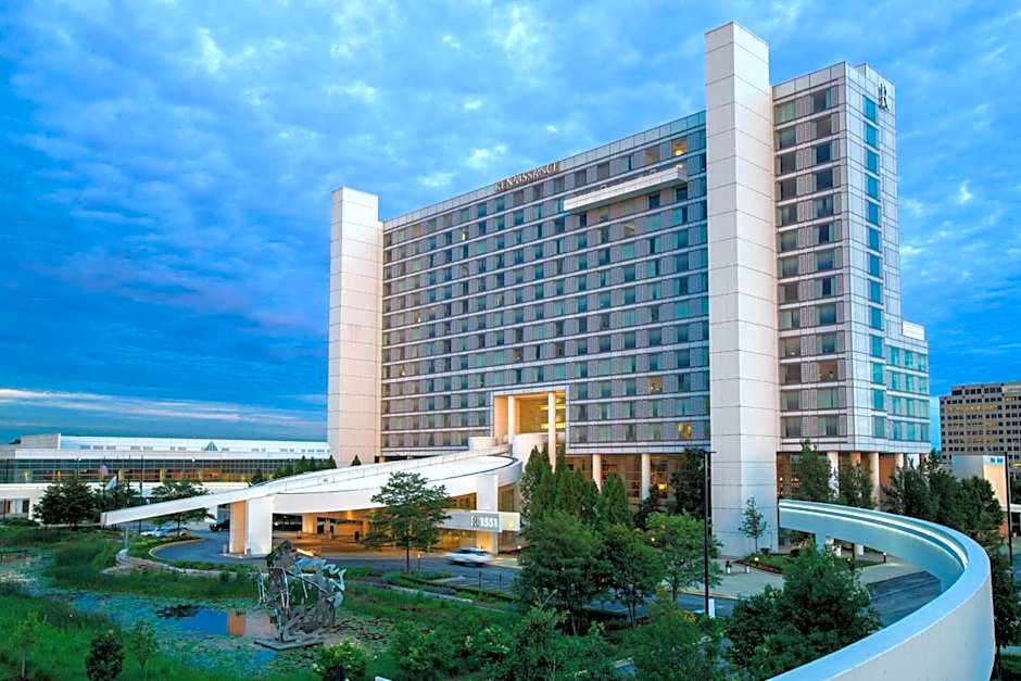 Renaissance by Marriott Schaumburg Convention Center Hotel