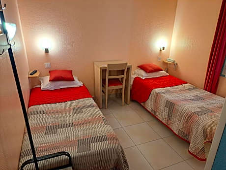 Twin Room with Private Bathroom