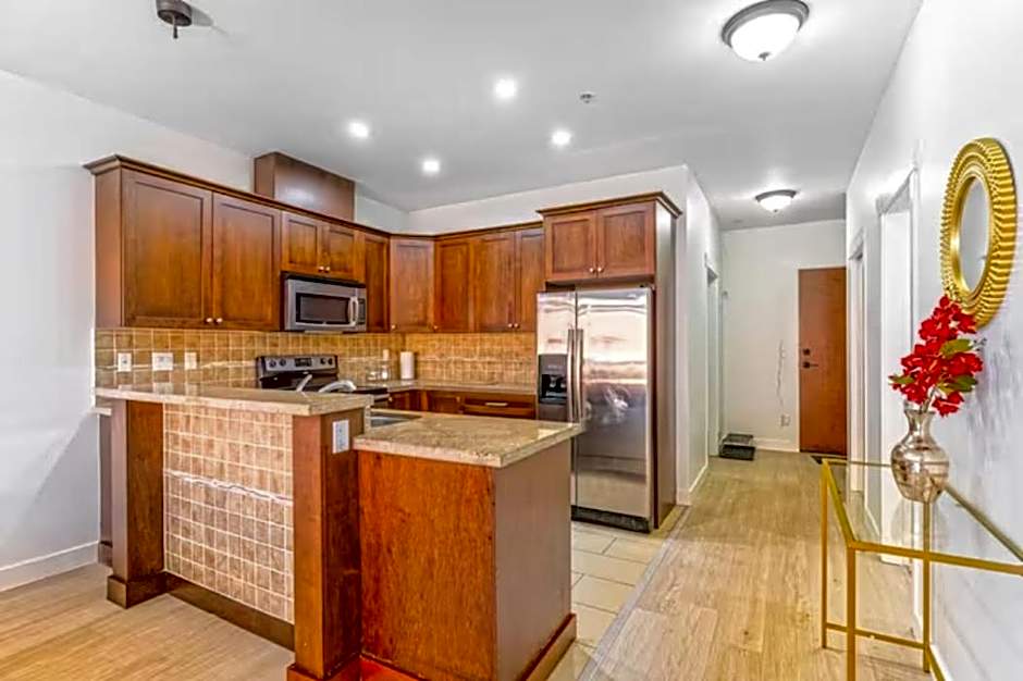 Private apartment with 2 bedrooms, 2 bathrooms, living area, laundry included