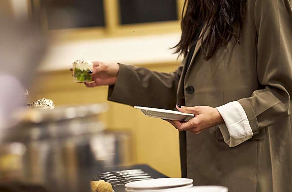 Cyan Americas Towers Hotel