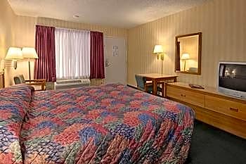 Super 8 by Wyndham Anaheim/Disneyland Drive