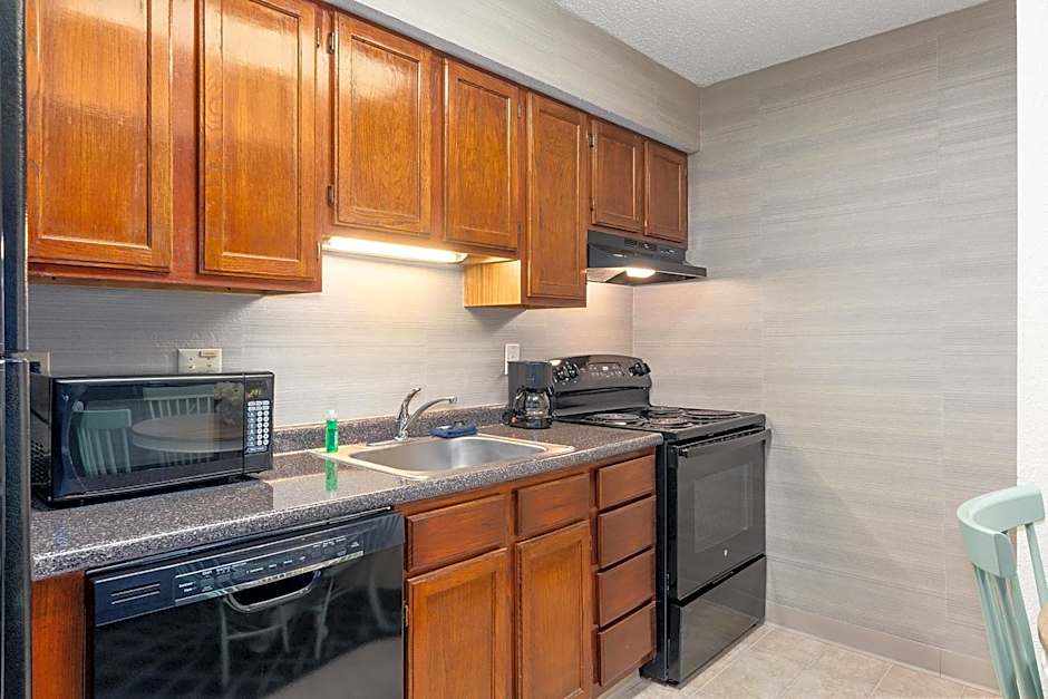 Residences at Daniel Webster