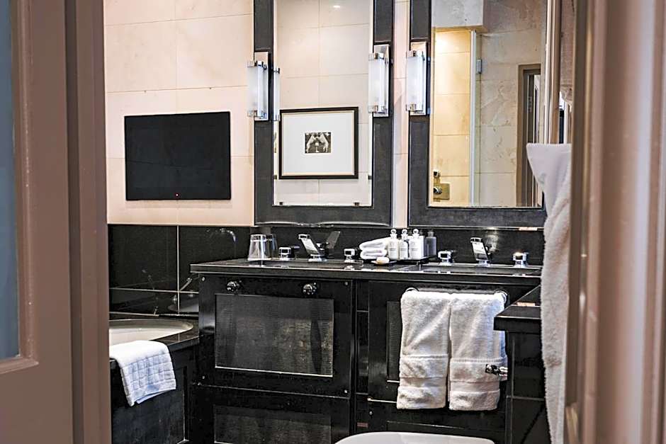 St James Hotel & Club Mayfair