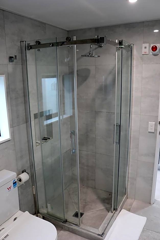 Krishna Motel - Newly Built in Papakura