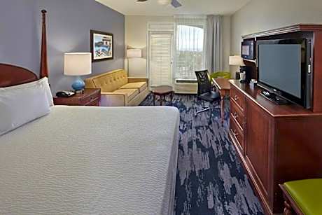 King Room with Balcony