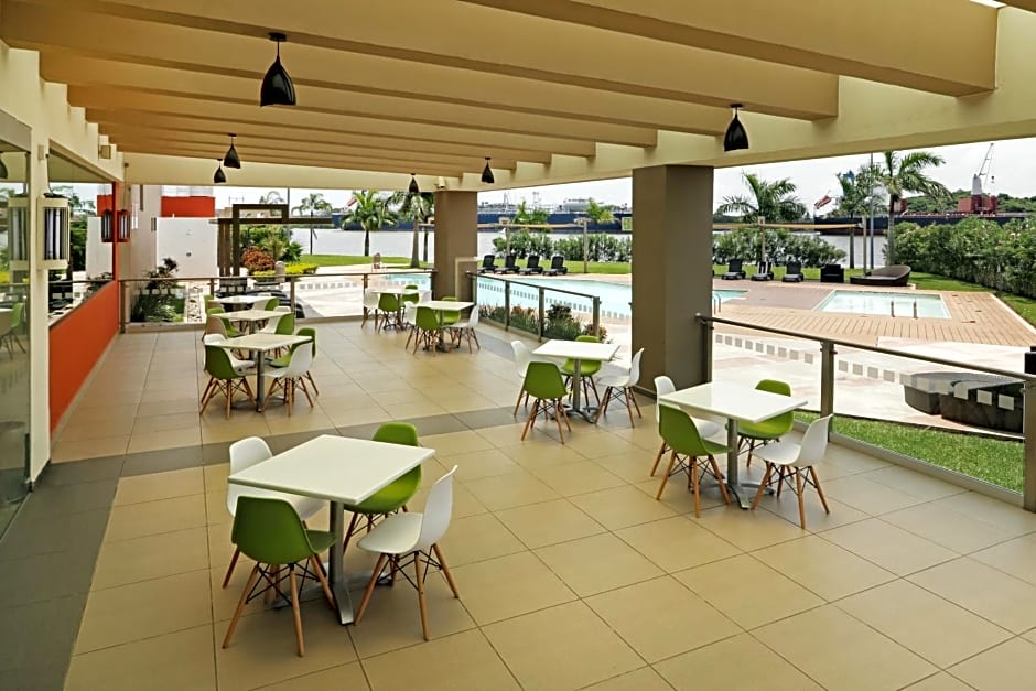 Holiday Inn Express TUXPAN