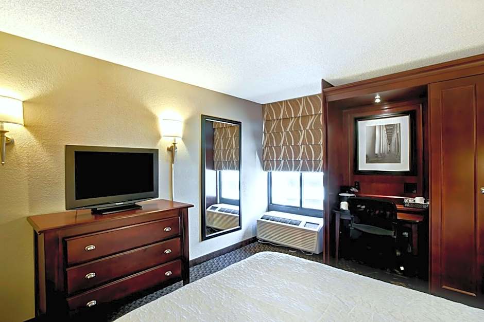 Hampton Inn By Hilton College Station