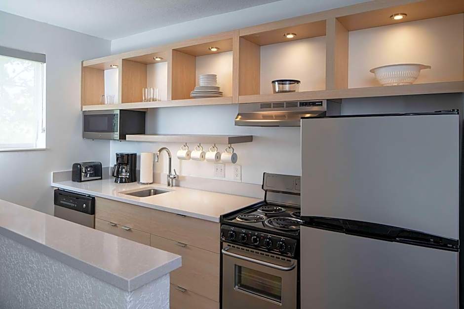 Sonesta Simply Suites Falls Church