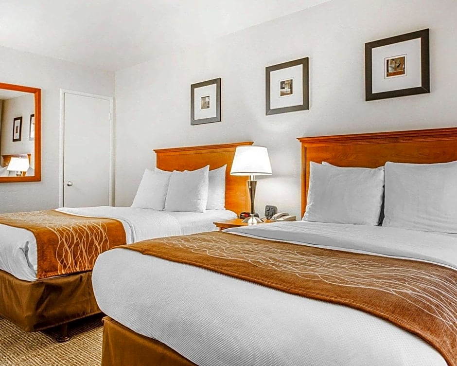 The Inn at 1252 Monterey