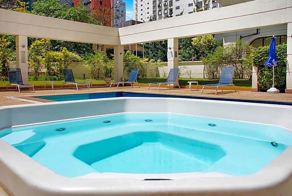 Hotel Vila Olimpia Cozinha Piscina Academia