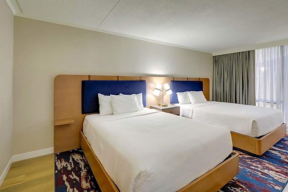 The Atrium Hotel on Third