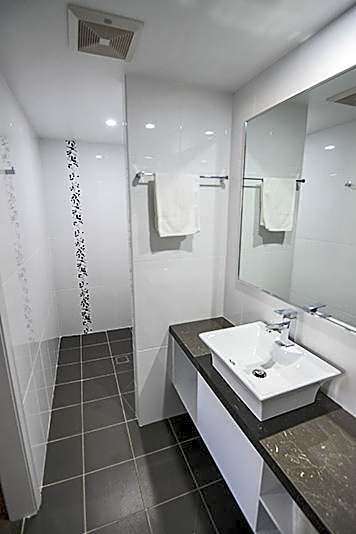 Aastro Dish Motor Inn