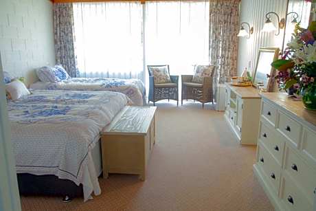 Chalet with Spa Bath