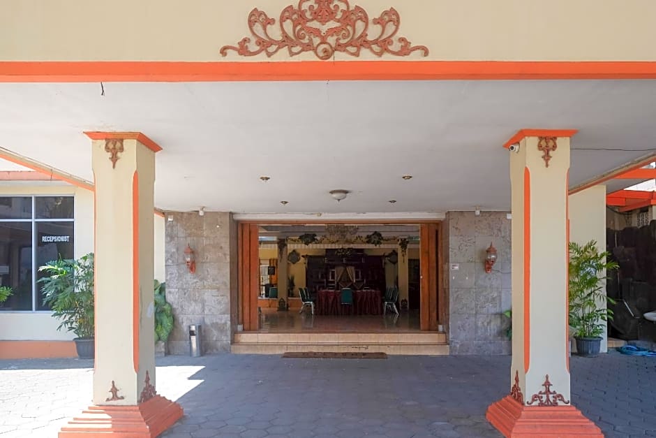 RedDoorz Plus @ Laweyan