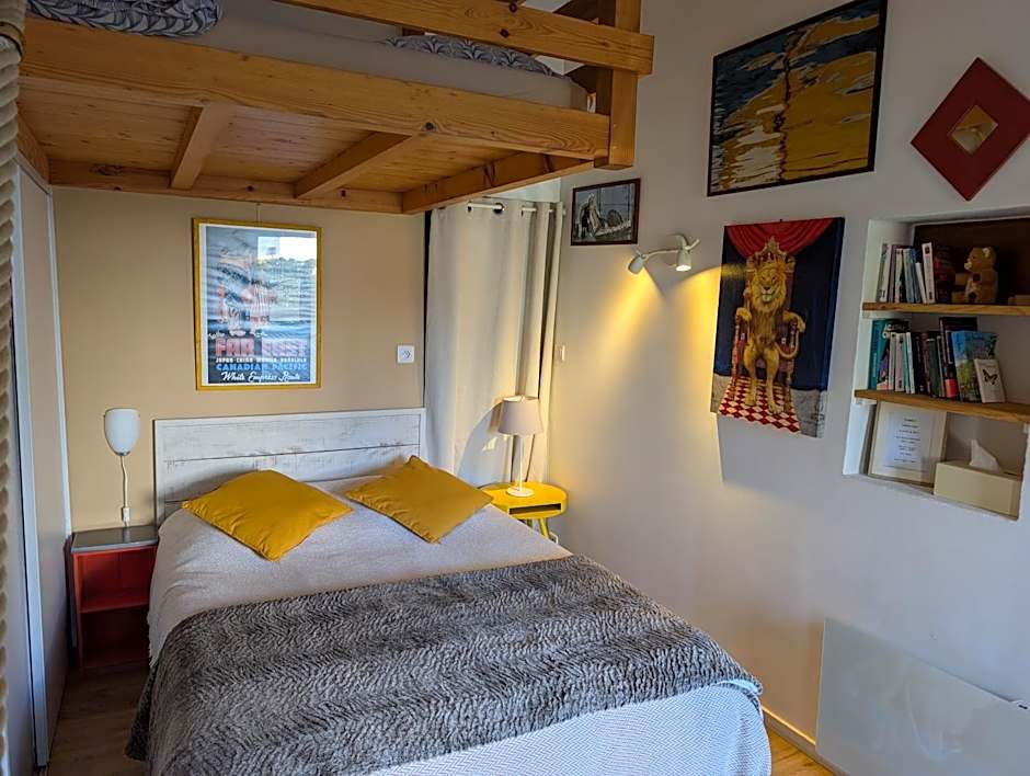 Les Yeux Bleus Bed & Breakfast