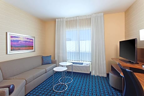 Studio, 1 King Bed with Sofa bed (Hearing Accessible) (1 King Bed and 1 Double Sofa Bed)