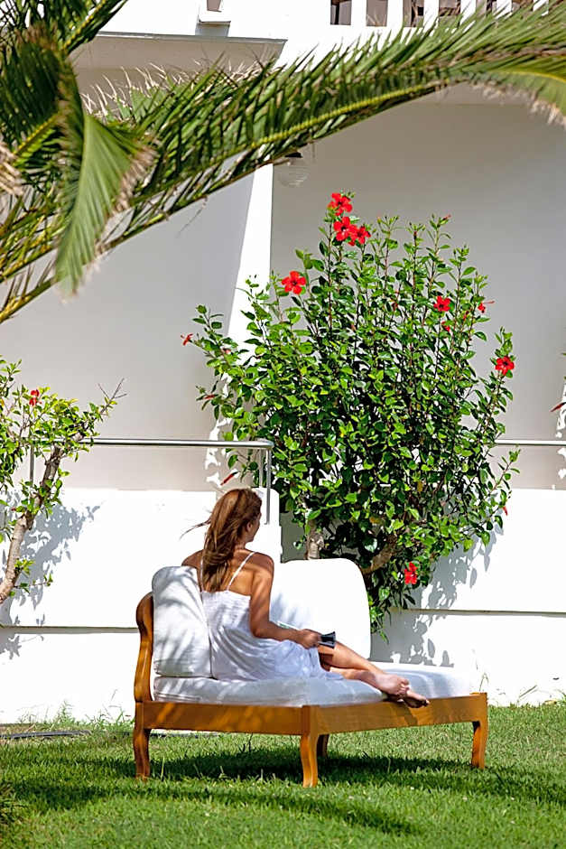 Mrs Chryssana Beach Hotel