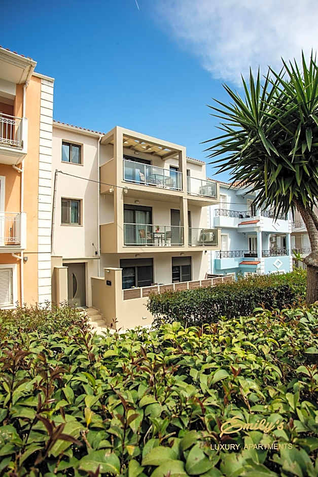 EMILY'S LUXURY APARTMENTS/ GARDEN