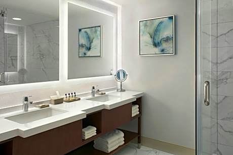 1 Bedroom Junior Suite, 1 King, High floor