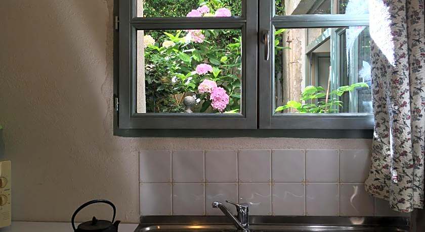 Les Asphodeles Amelie