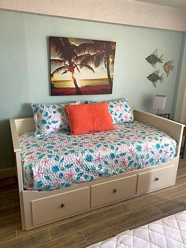 I Need A Vacay Now! Remodeled Studio