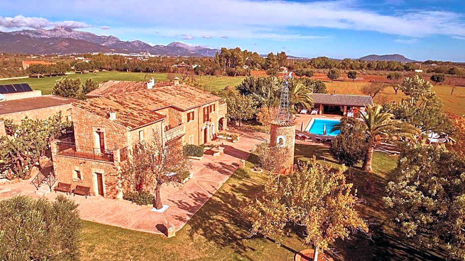 Es Quatre Cantons Hotel