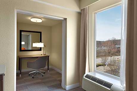 1 King Executive Shower Only Nonsmoking