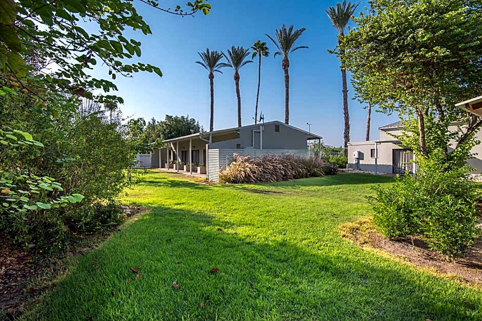 Degania Bet Kibbutz Country Lodging