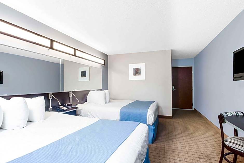 Microtel Inn & Suites By Wyndham Bath