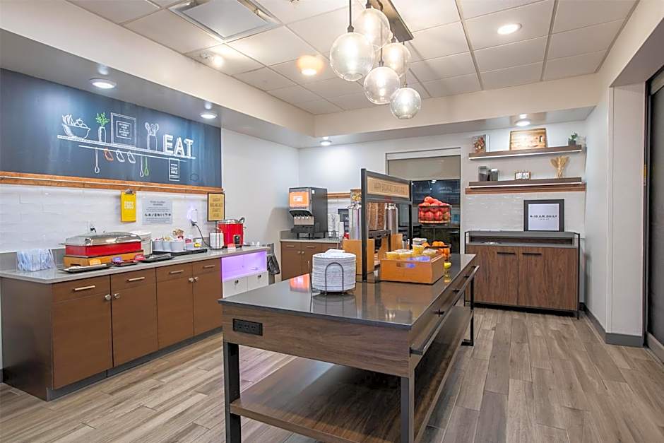 Hampton Inn By Hilton And Suites Wilder