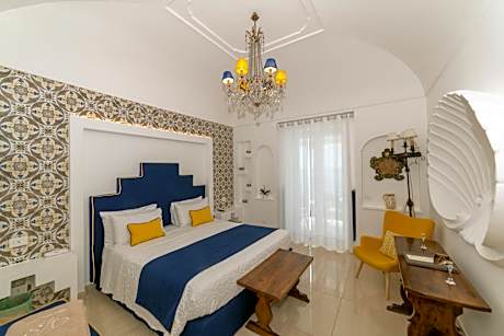 Deluxe Double Room with Balcony and Sea View