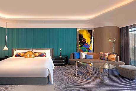 Wonderful Lake View, Larger Guest room, 1 King, Lake view