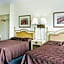 OYO Cameron Historic Hotel Brownsville I-69E