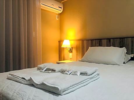 Aquarius Flat Aptos e Suítes