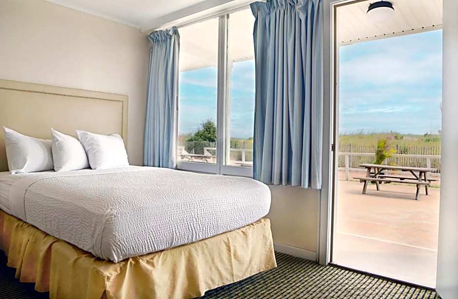 Seabonay Oceanfront Motel