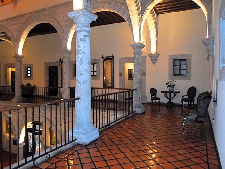 Hotel Virrey De Mendoza