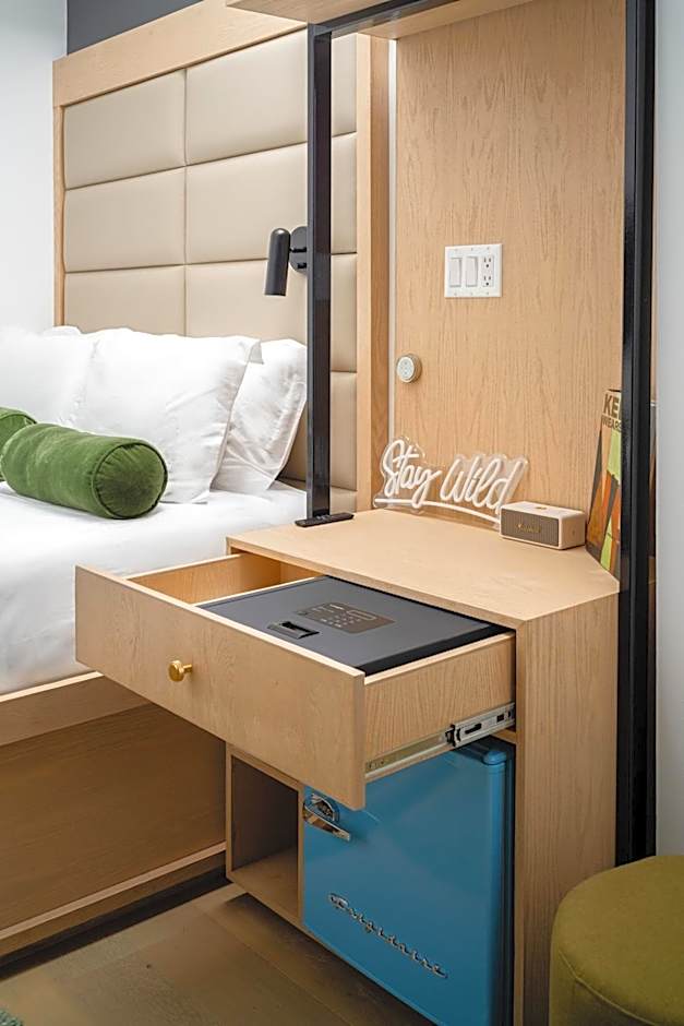 Little Charlie Hotel