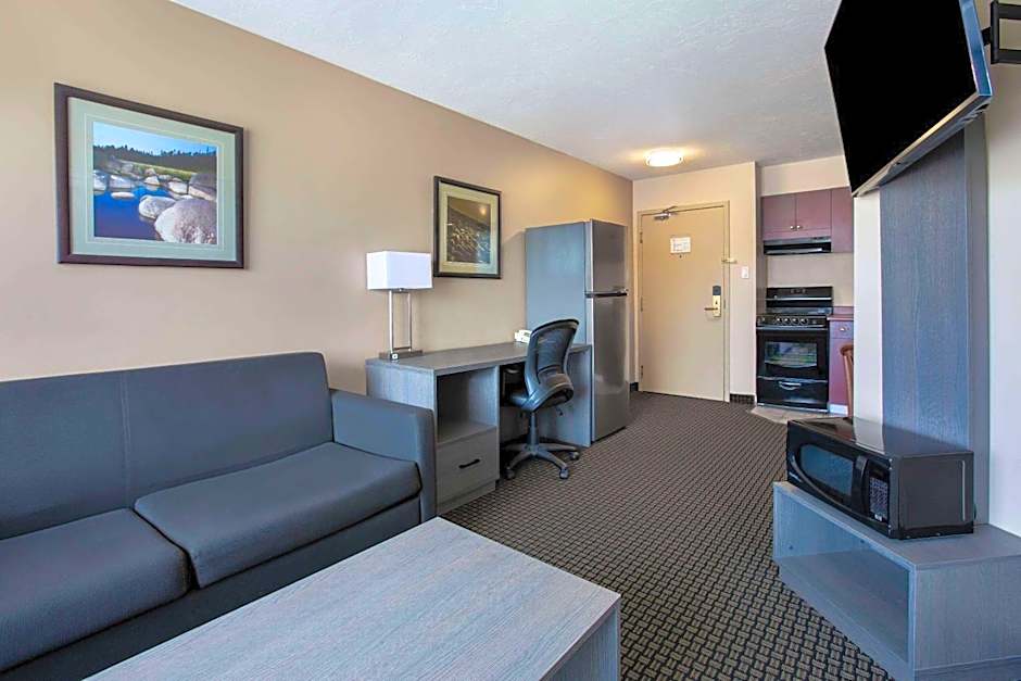 Days Inn & Suites by Wyndham Moncton