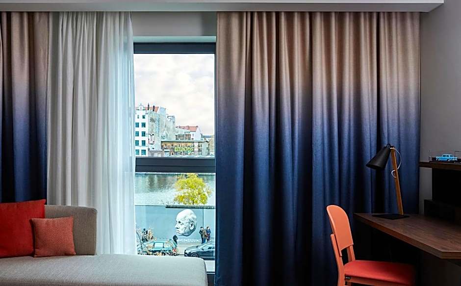 Hotel Indigo Berlin East Side Gallery By IHG