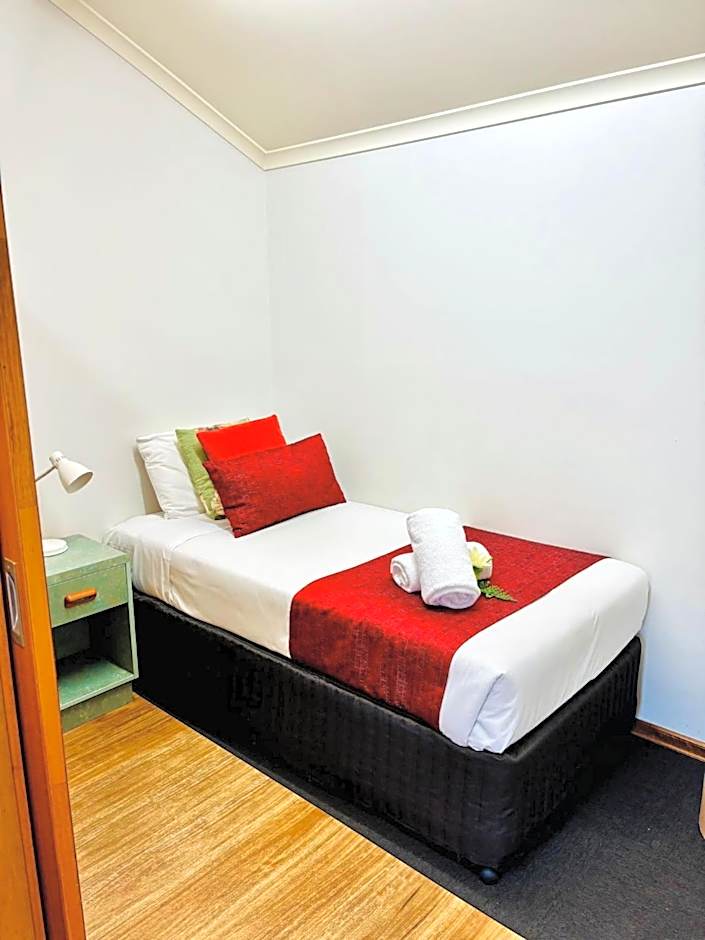 Downs Motel