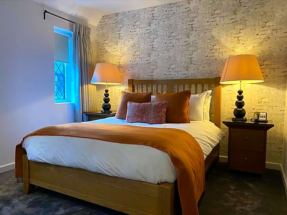 Great Fosters - Near Windsor