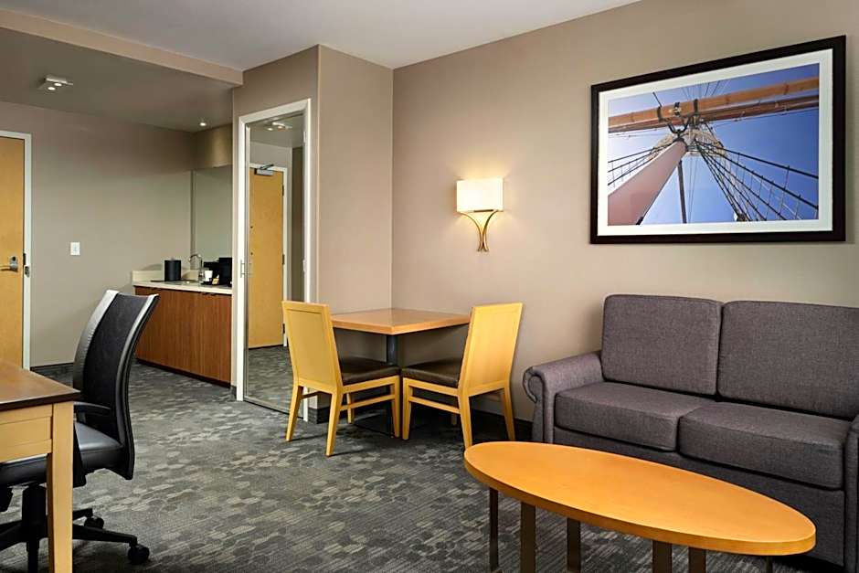 Courtyard by Marriott Erie Bayfront